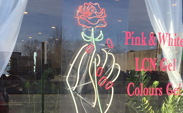 Interior retail decorative piece